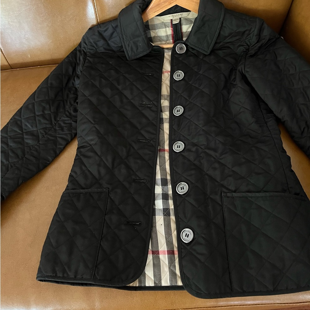 💯 % Authentic Burberry Coat